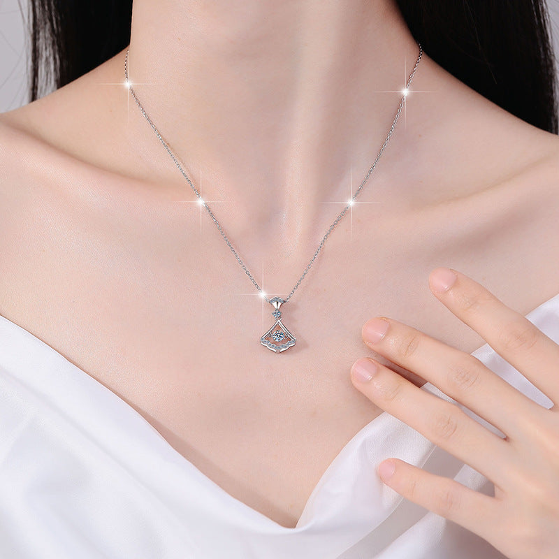 Damen elegante Anhänger-Halskette mit funkelndem Zirkonia Shop Nory