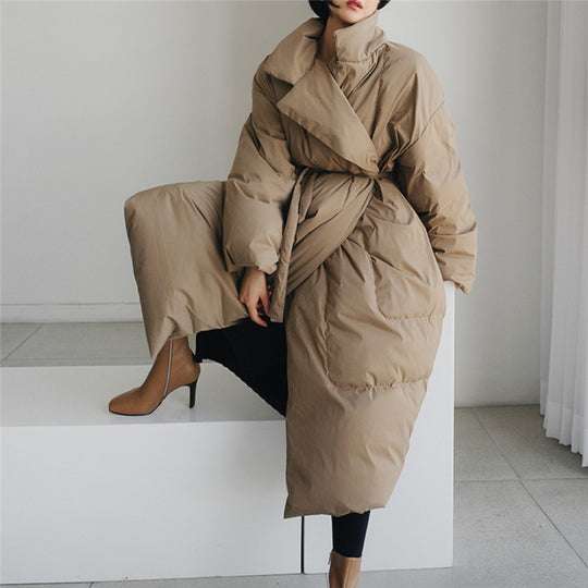 Damen Oversized Steppmantel Maxi mit hohem Stehkragen, Bindegürtel und winddichter Füllung Shop Nory