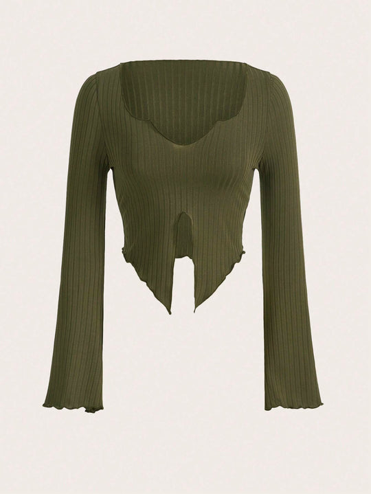 Damen fein geripptes Cropped-Longsleeve mit asymmetrischem Wellensaum und Cut-Out Shop Nory