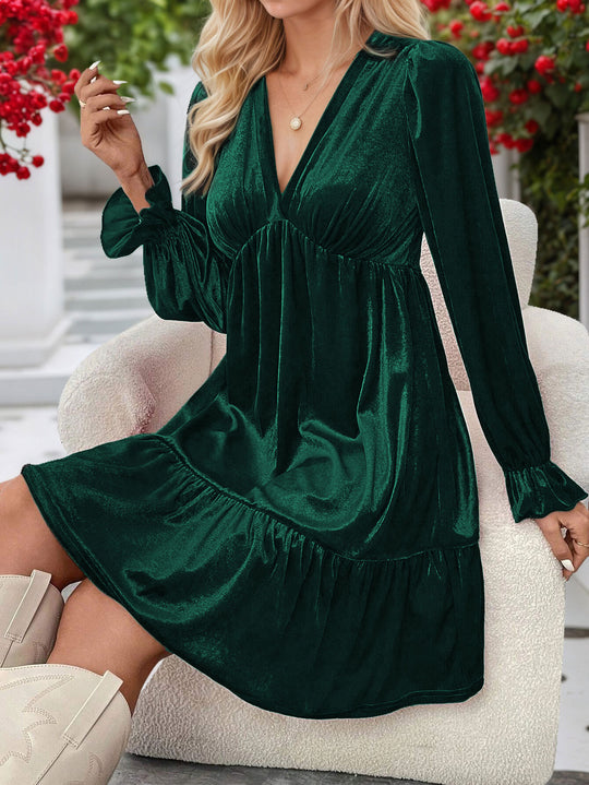 Damen samtiges A‑Linien‑Midikleid mit tiefem V‑Ausschnitt, gerafftem Bustier, Empire‑Passform und Volantstufen Shop Nory