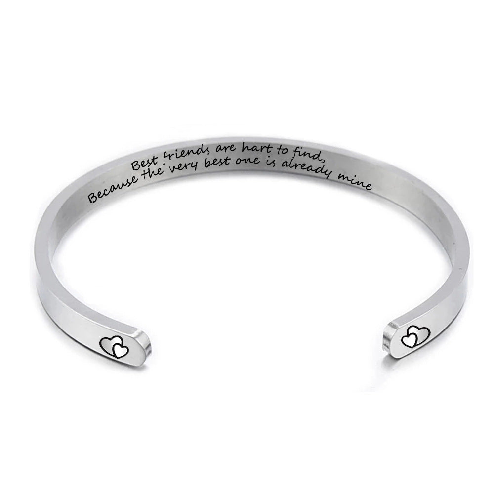 Damen Armreif mit gravierbarem Motiv und Herz-Akzenten Shop Nory