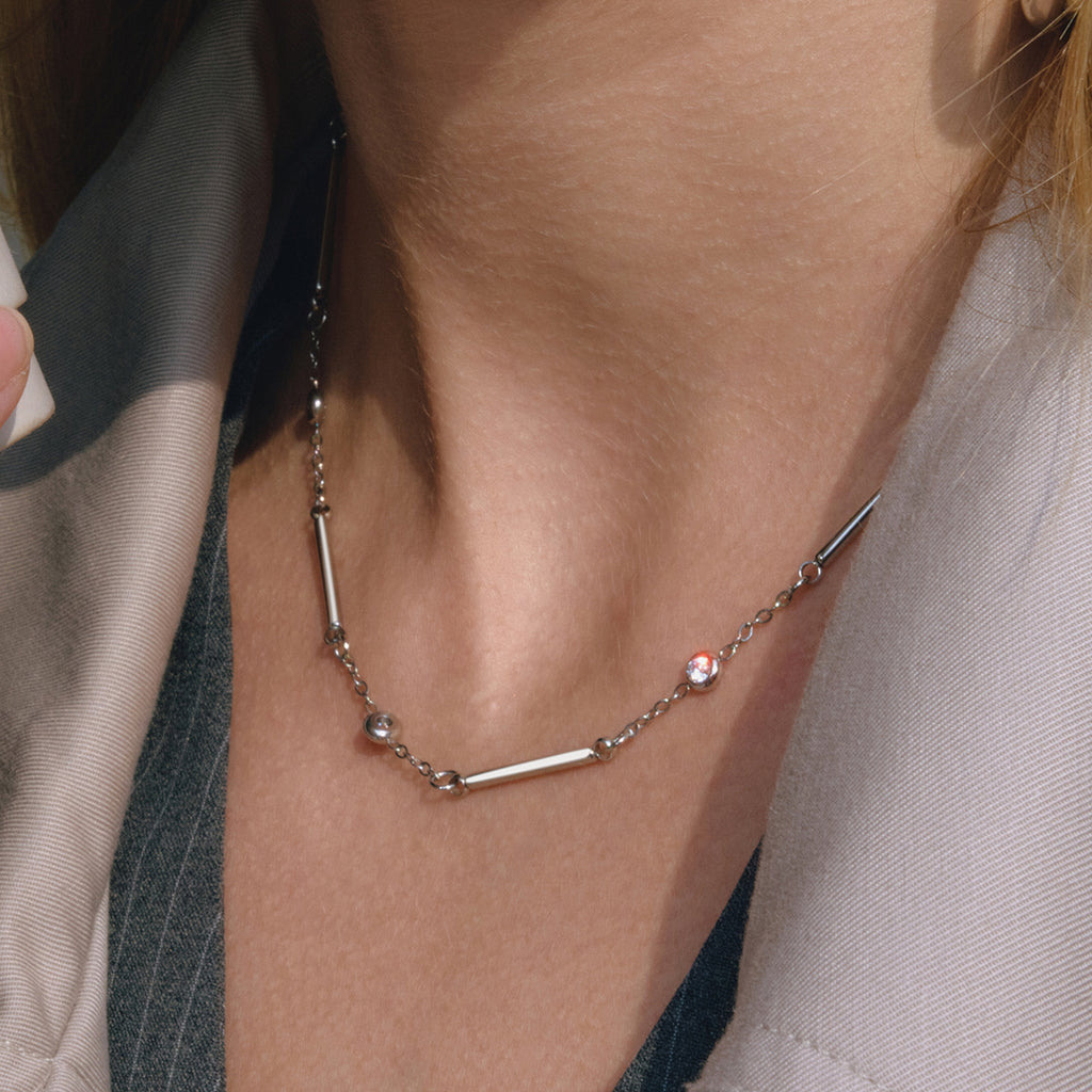 Damen elegante Halskette aus hypoallergenem Edelstahl mit funkelnden Zirkonia-Details Shop Nory