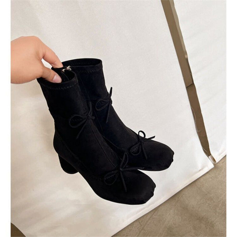 Damen mittelhohe Samtvelours‑Stiefeletten mit runder Zehenpartie, Ziernähten und dekorativen Schleifen Shop Nory