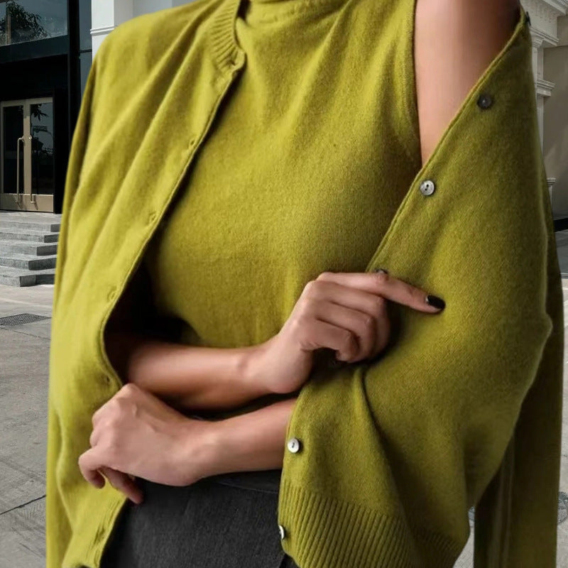 Damen Strickoberteil mit eleganter Knopfleiste und modernen Details