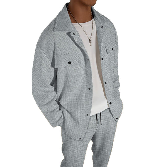 Herren zweiteiliges Overshirt-Lounge-Set mit aufgesetzten Klappentaschen, Kordelzug-Hose und feiner Waffelstruktur Shop Nory