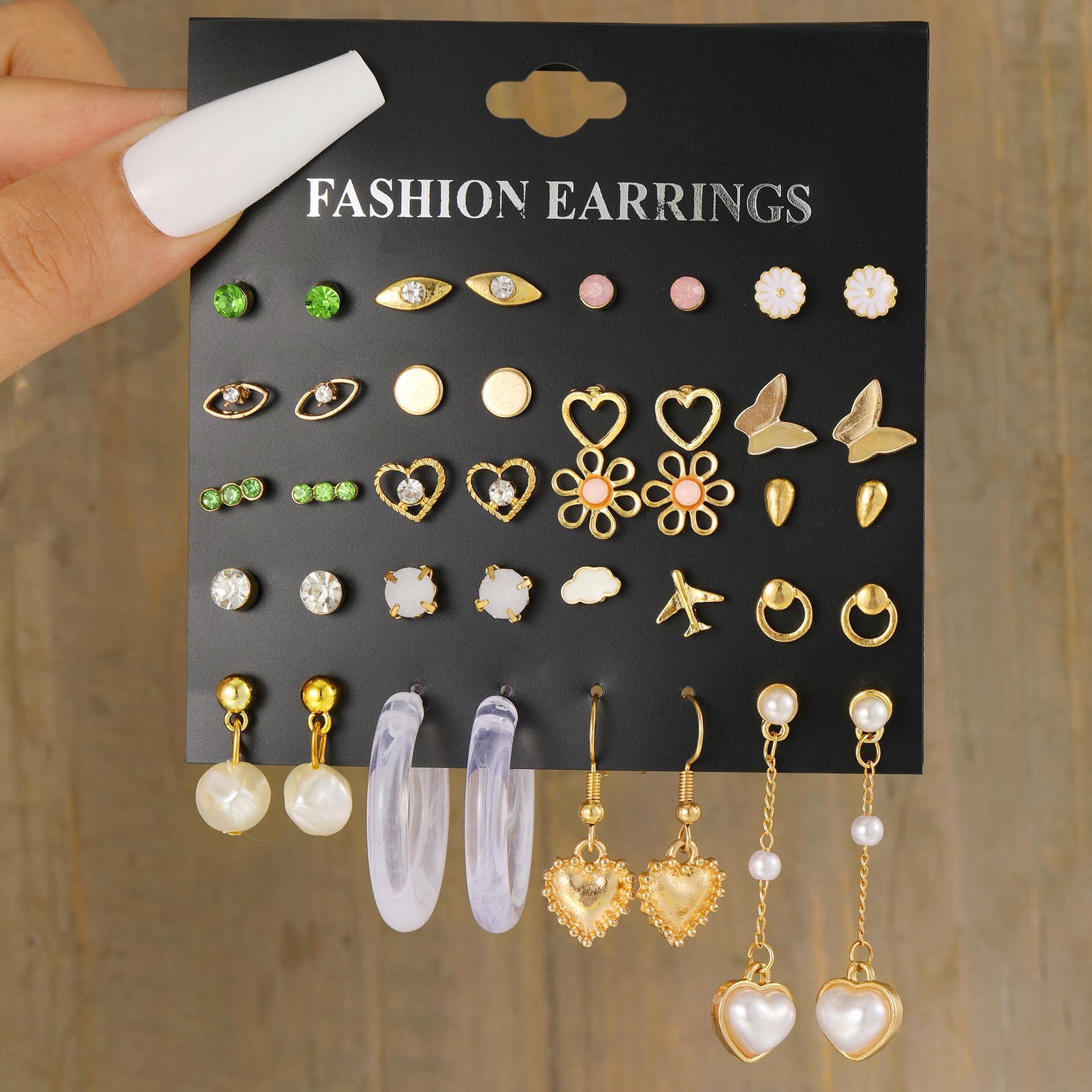 Damen Ohrstecker-Set mit vielfältigen Designs und funkelnden Akzenten Shop Nory