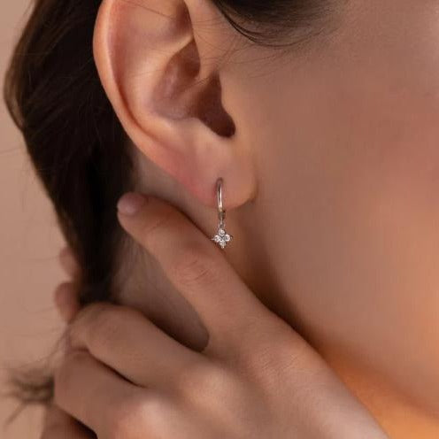 Damen Ohrhänger mit funkelnden Kristallen und elegantem Design Shop Nory