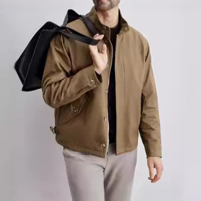 Herren Kurzblouson im Military-Style aus technischem Baumwollmischgewebe mit Stehkragen und verdeckter Reißverschlussblende Shop Nory