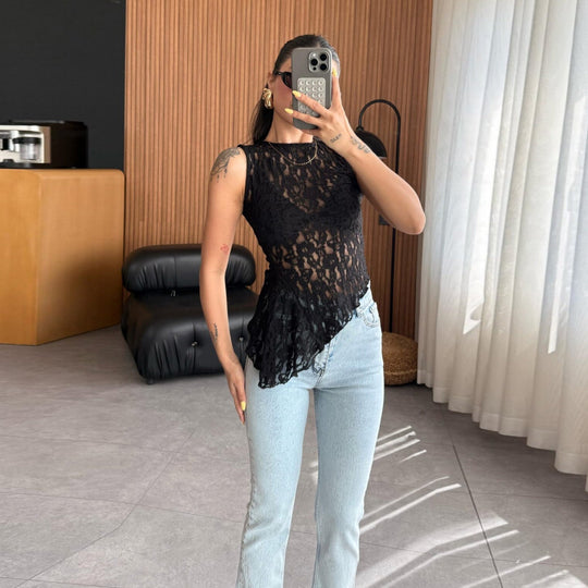 Damen Spitzenoberteil mit femininem Schnitt und floralen Details