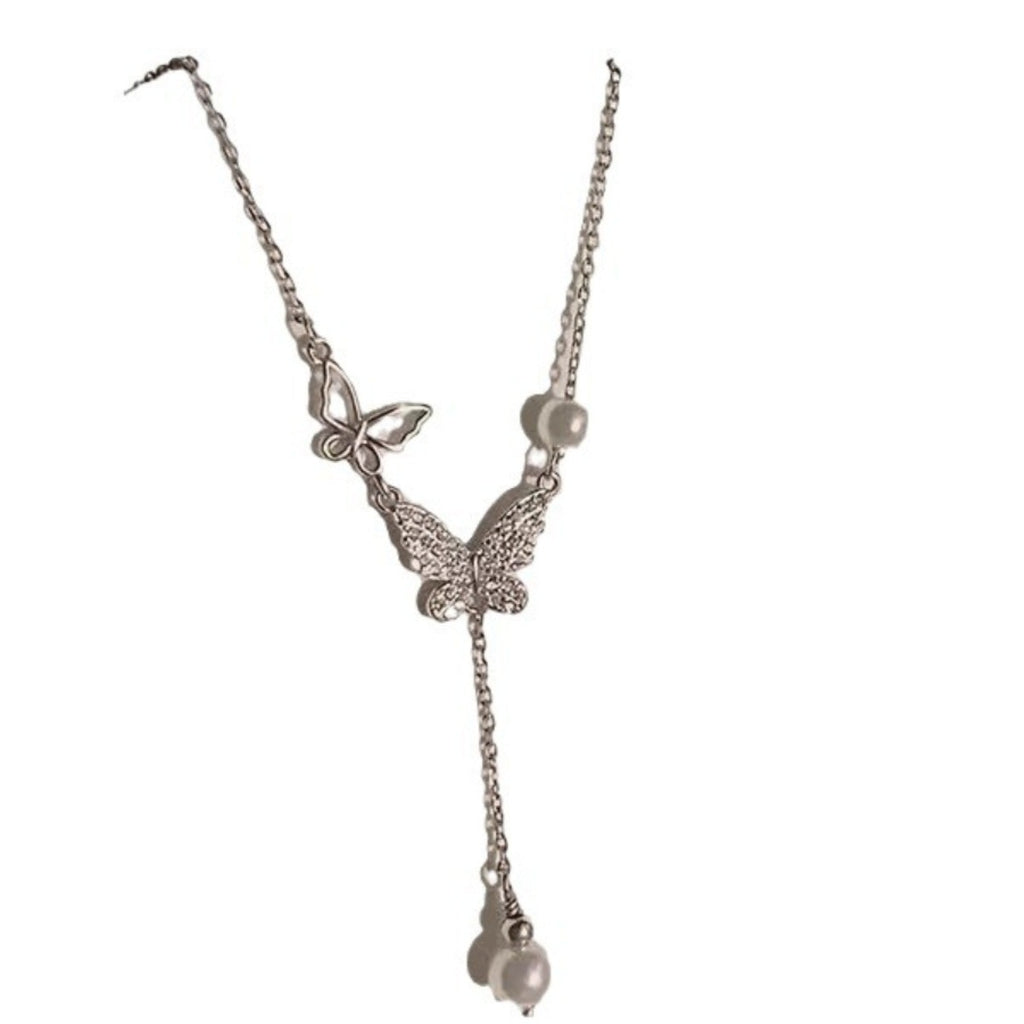 Damen Halskette mit filigranem Schmetterlingsdesign und Perlenakzent Shop Nory
