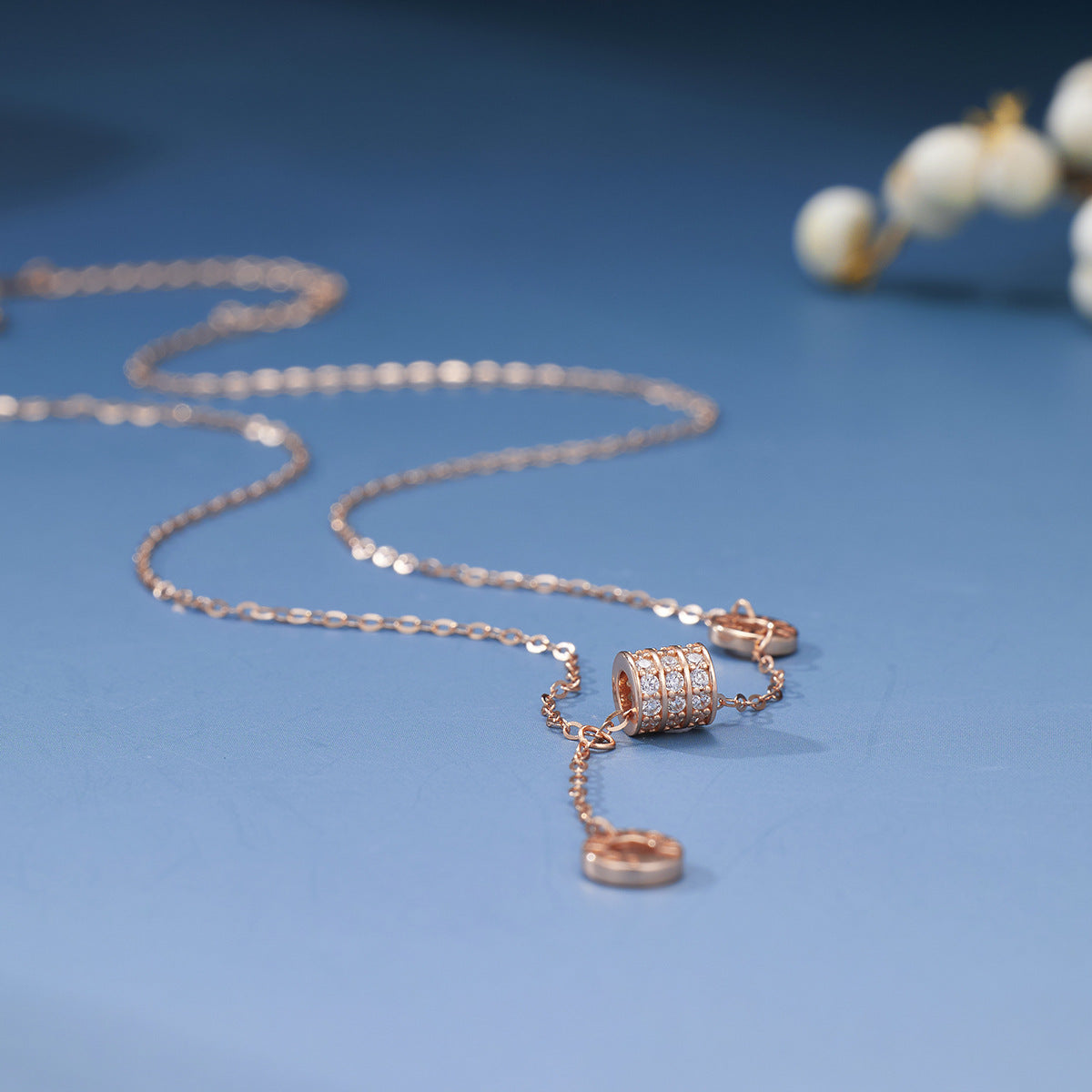 Damen Halskette mit verspieltem Design und funkelnden Zirkonia Shop Nory