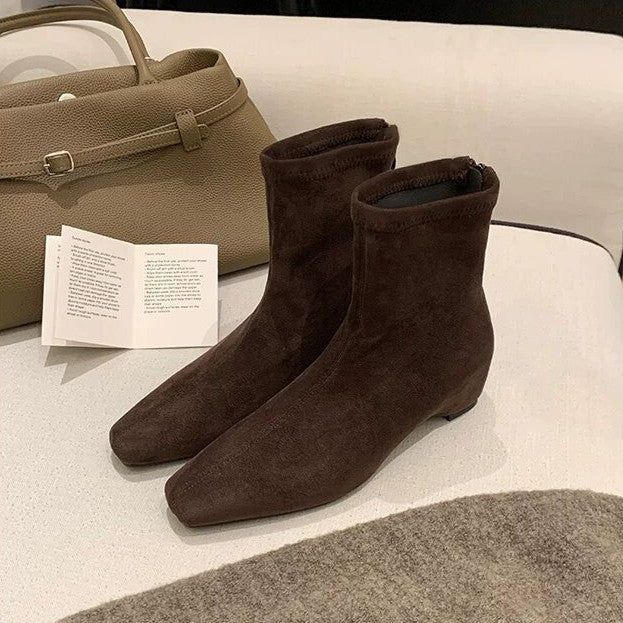 Damen Knöchelhohe Leder-Stiefelette mit quadratischer Zehenpartie, Mittelnähte und elastischem Schaft Shop Nory