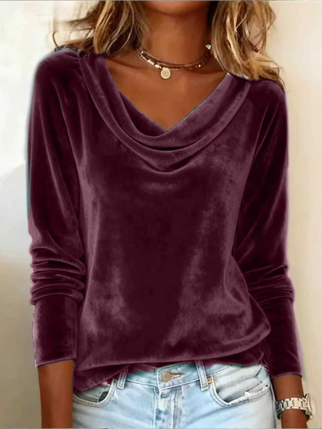 Damen Samt-Longsleeve mit Wasserfallkragen und legerem Schnitt Shop Nory