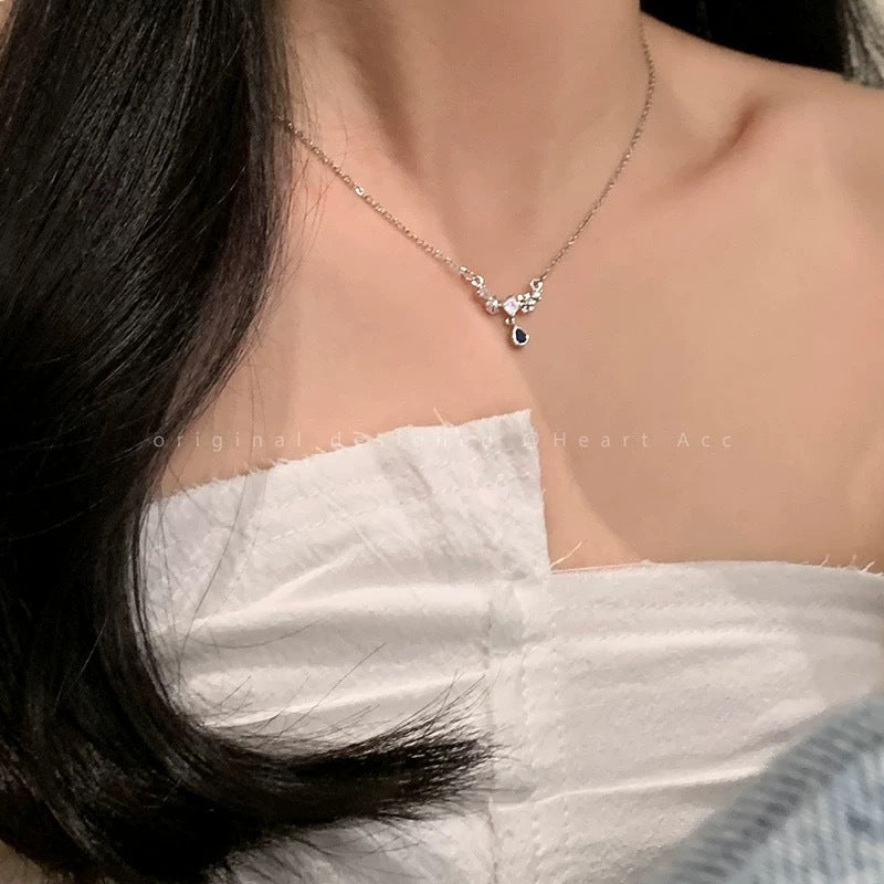 Damen Halskette mit funkelnden Zirkonia und Tropfenanhänger Shop Nory
