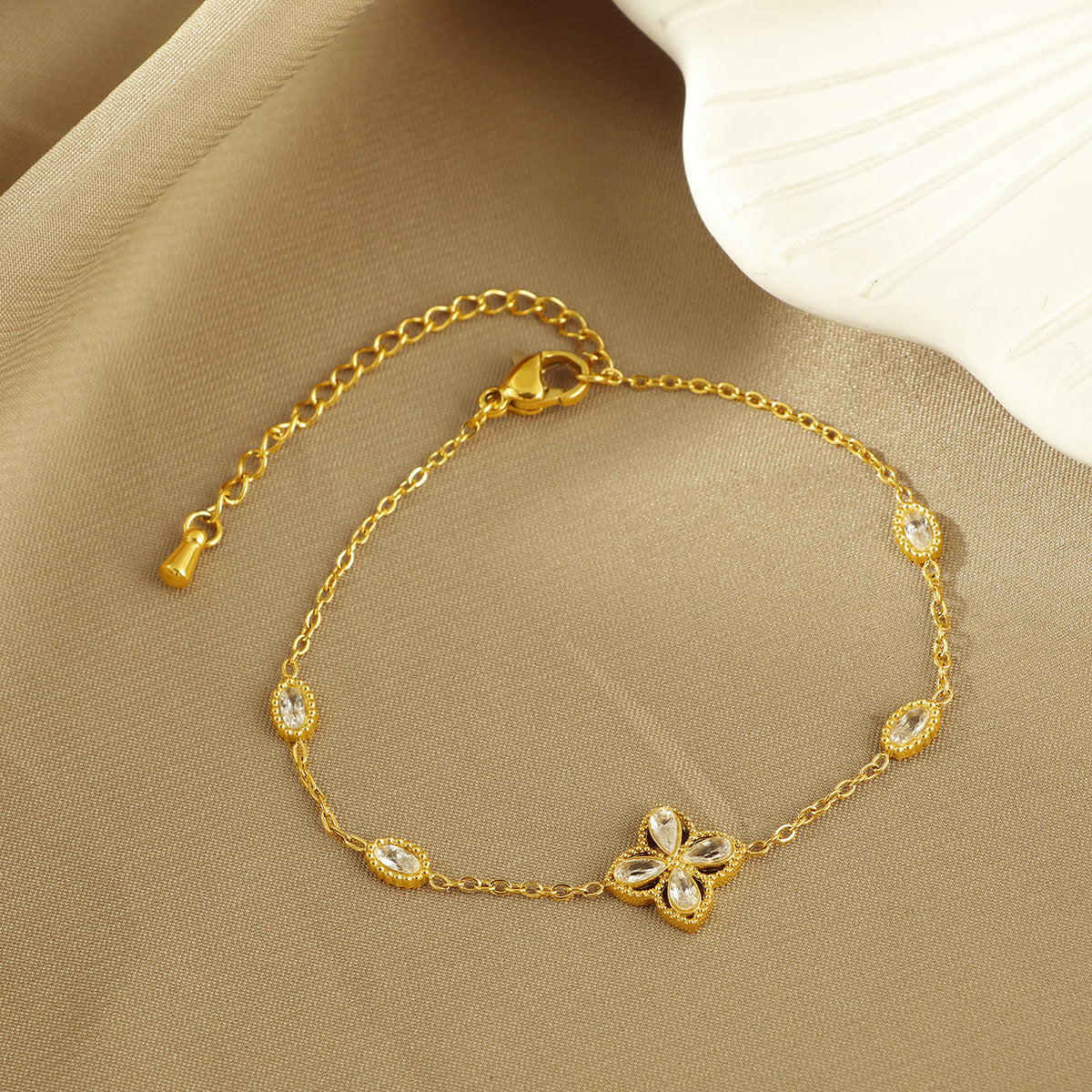 Frauen Blumen-inspirierte verstellbare Kettenarmband Shop Nory