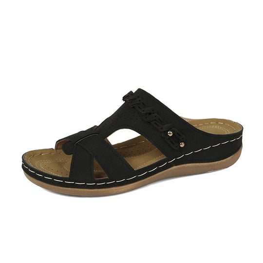 Damen Lederimitat-Pantolette mit perforiertem Oberteil, gepolstertem Komfortfußbett und leichtem Keil Shop Nory