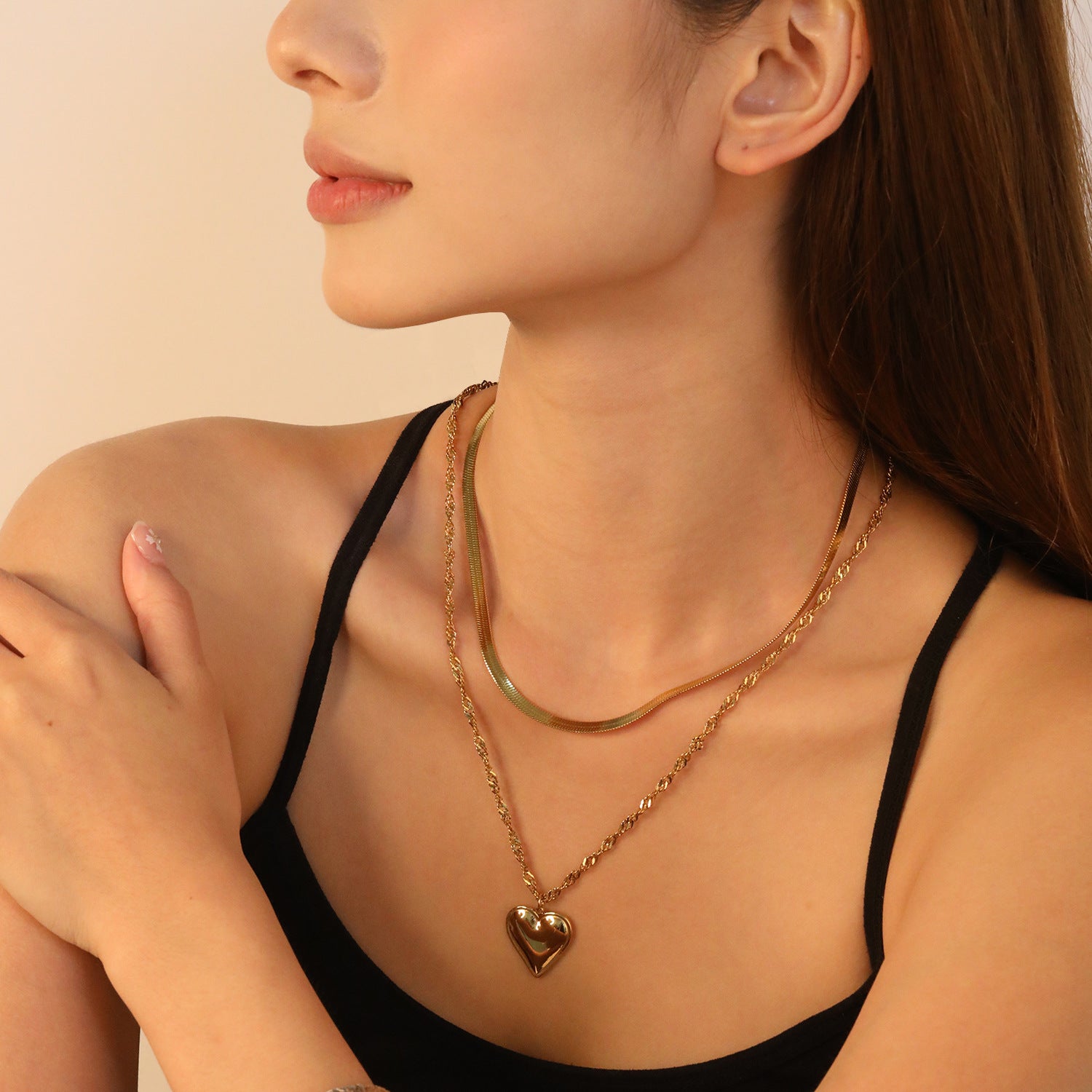 Damen Halskette mit mehrlagigem Herzanhänger und eleganter Gliederkette Shop Nory