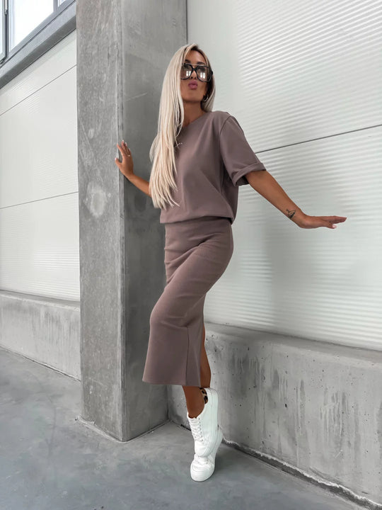 Damen lässiges Zweiteiler-Set aus Feinstrick mit oversized Shirt und Midi-Bleistiftrock mit Seitenschlitz Shop Nory