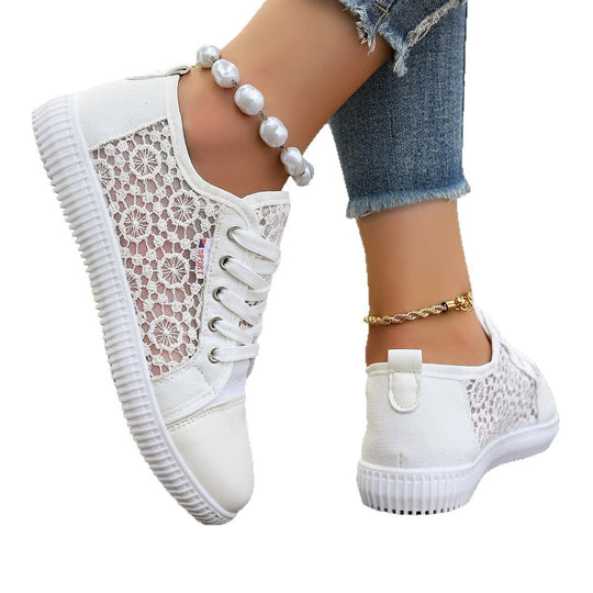 Damen Sneakers mit floraler Spitze und leichter Sohle