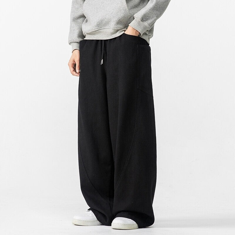 Herren Weite Loungehose mit Tunnelzug, aufgesetzten Taschen und markanten Panelnähten Shop Nory