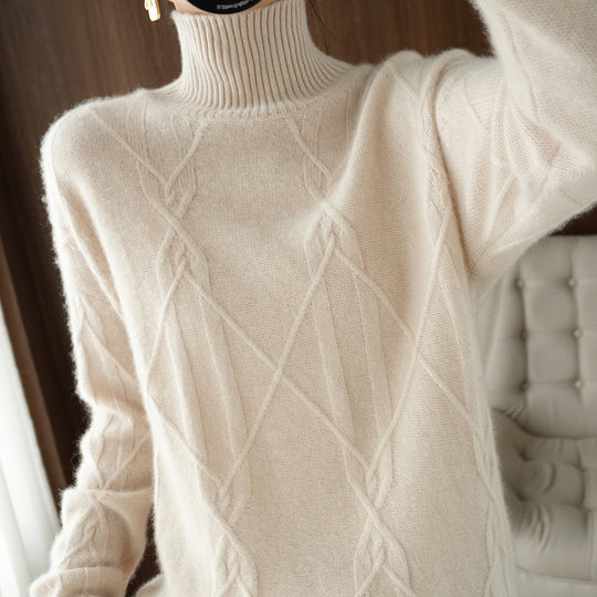 Damen Weicher Mohair‑Look Pullover mit hohem Rippkragen, Zopfmotiv und kastiger Oversize‑Passform Shop Nory