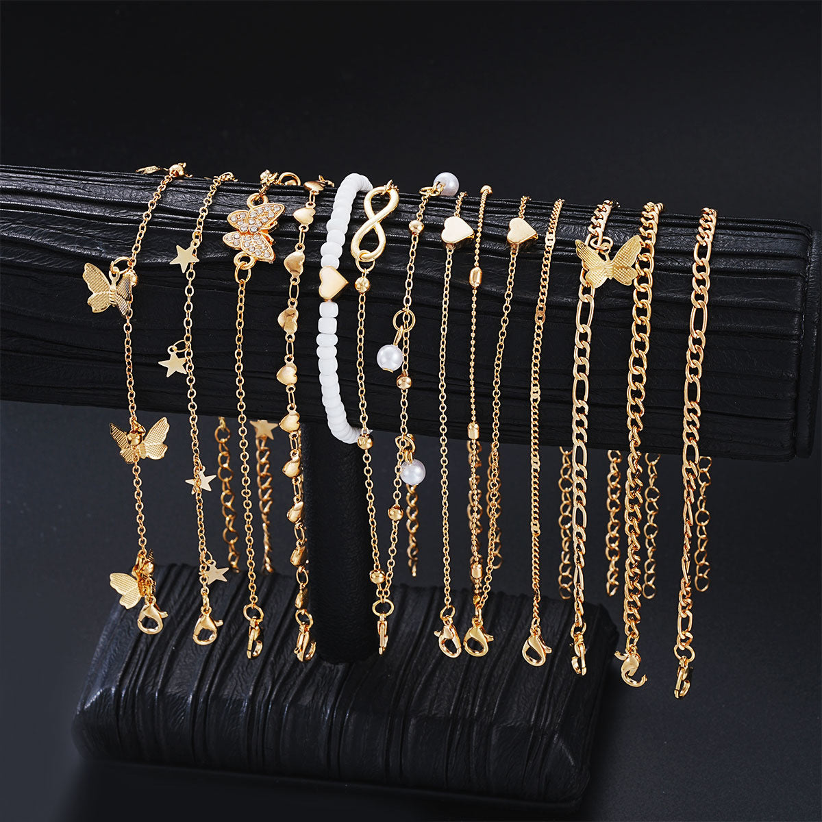 Damen Armband-Kollektion mit filigranen Anhängern Shop Nory