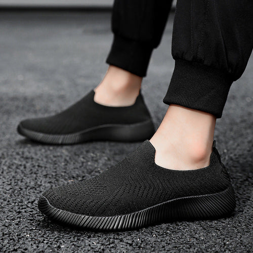 Unisex nan ultraleichter Schlupfschuh aus Feinstrick mit anatomischem Komfortfußbett und gerippter Flexlaufsohle