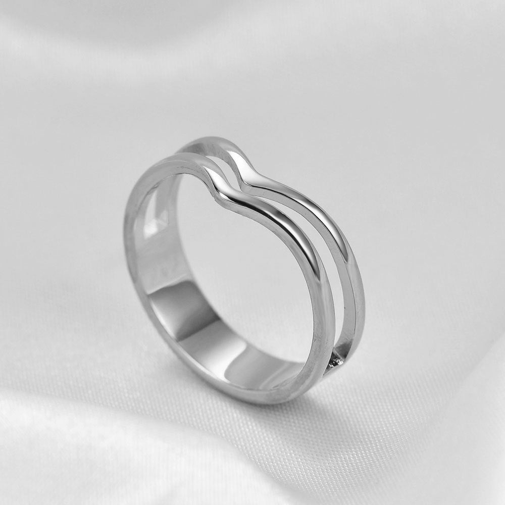Damen Ring mit modernem, geschwungenem Design und funkelnden Akzenten Shop Nory
