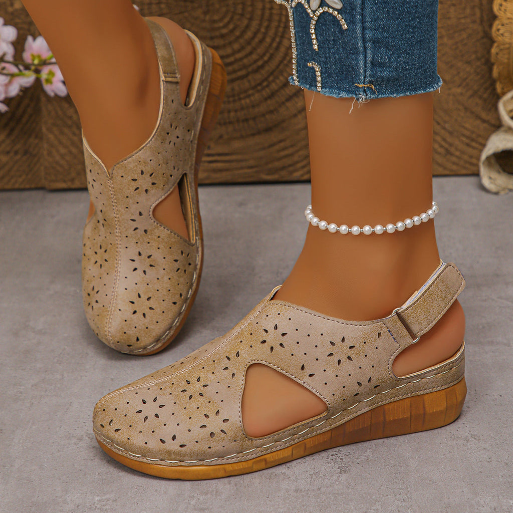 Damen Luftige Clogs mit eleganter Perforation und bequemer Sohle