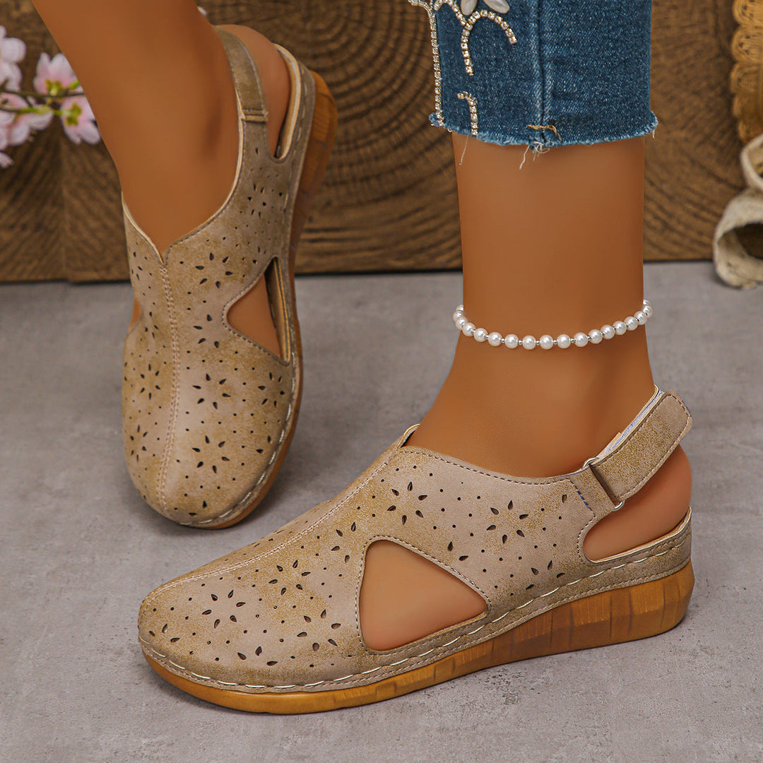 Damen Luftige Clogs mit eleganter Perforation und bequemer Sohle