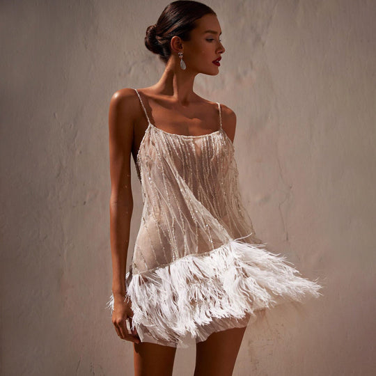 Damen Funkelndes Pailletten-Cocktailkleid mit Federn