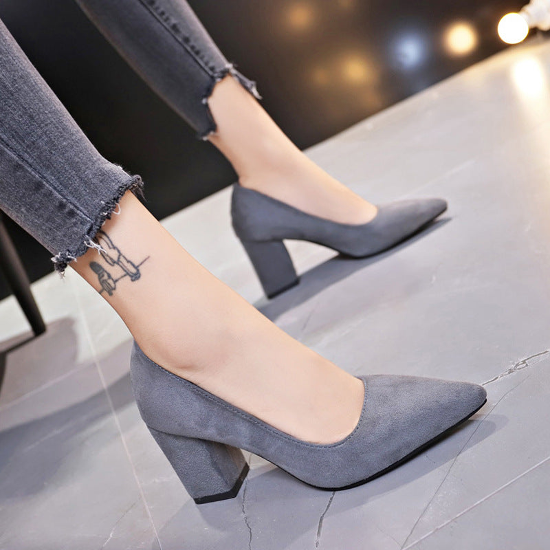 Damen Samtige Spitz-Pumps mit mittelhohem geometrischem Blockabsatz Shop Nory