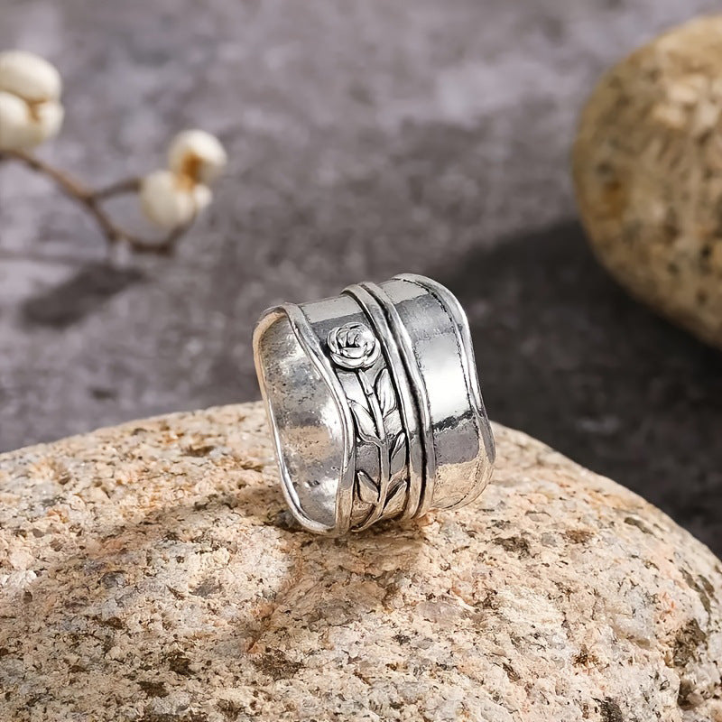 Damenring mit floralem Relief und modernem Design Shop Nory