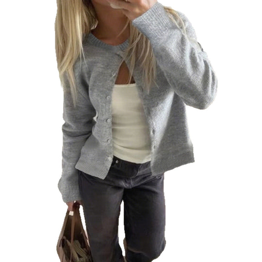 Damen nan kurzgeschnittene Kuschelstrick-Cardigan mit Rundhalsausschnitt und Perlmuttknöpfen Shop Nory