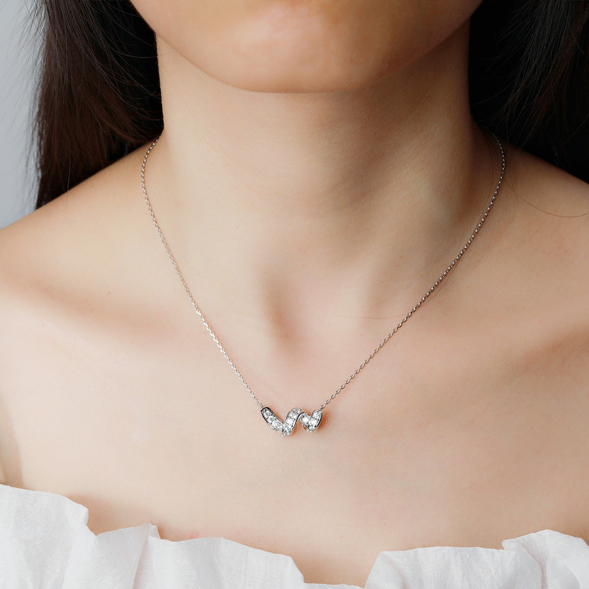 Damen elegante Wellen-Halskette mit Zirkonia-Besatz Shop Nory