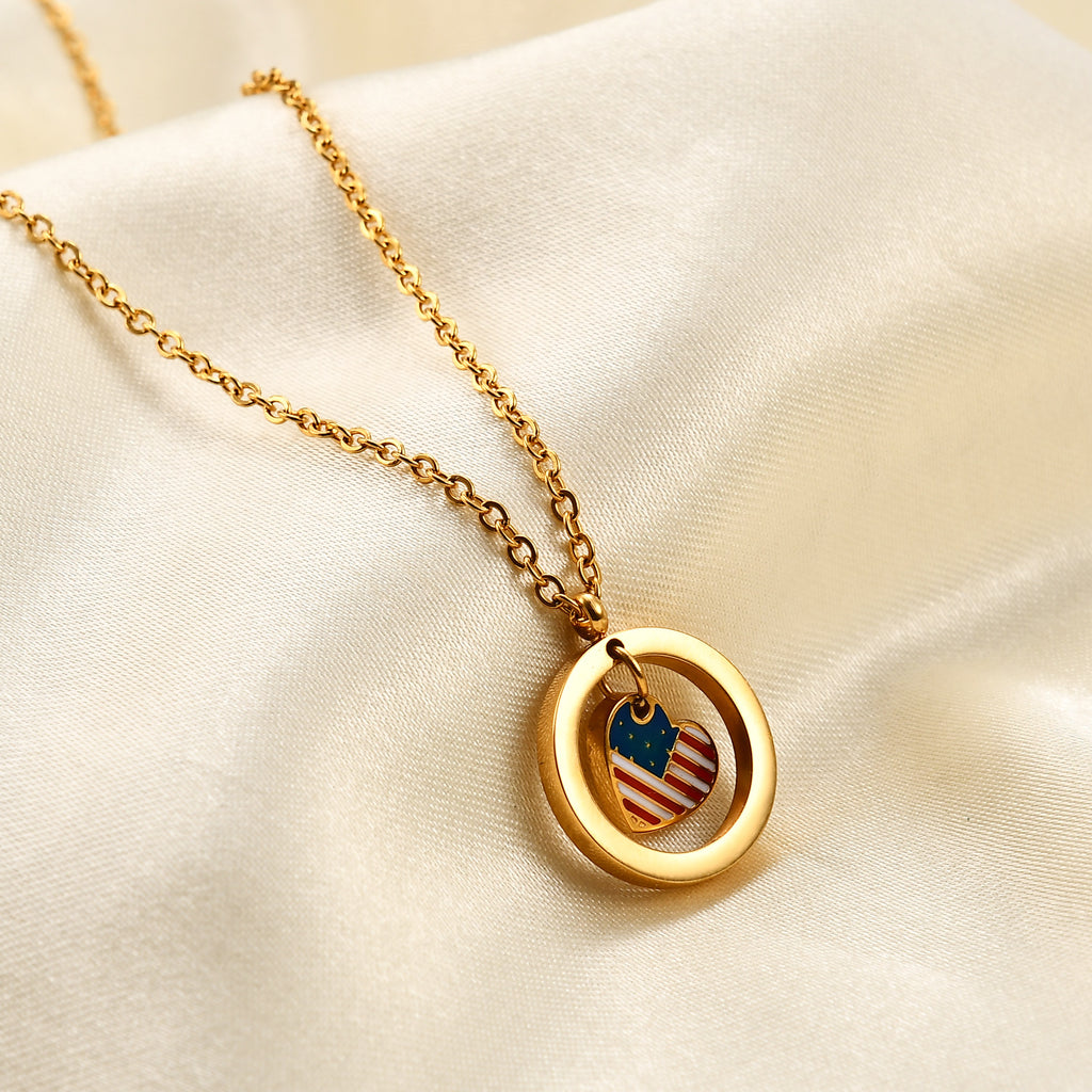 Damen Halskette mit herzförmigem Anhänger und patriotischem Design Shop Nory