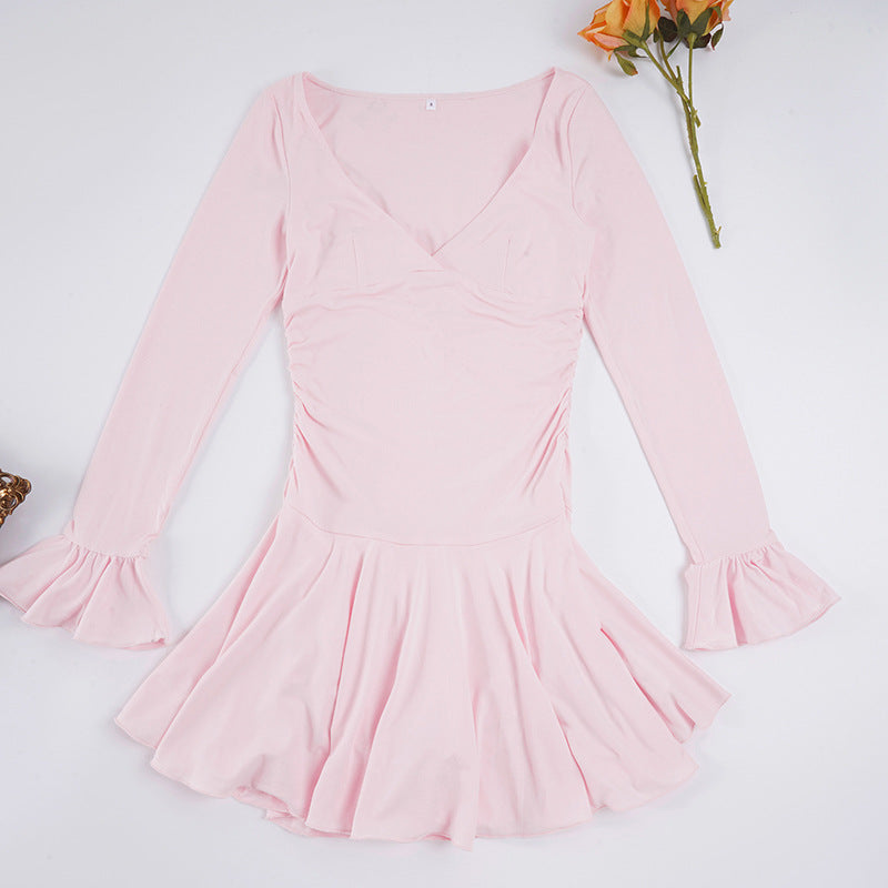 Damen nan tailliertes V-Ausschnitt Skaterkleid mit geraffter Taille und Volantärmeln Shop Nory