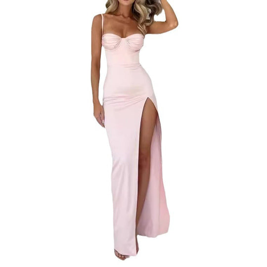 Damen Abendkleid mit asymmetrischem Ausschnitt und schlankem Schnitt