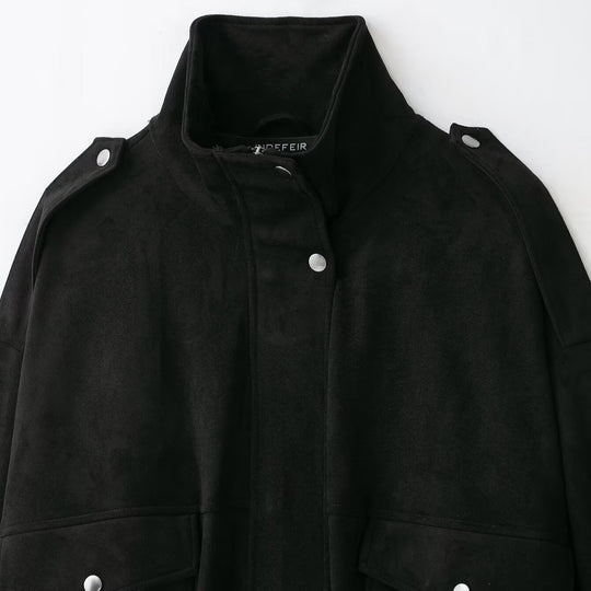Damen Kurzgeschnittene Bomberjacke aus Veloursimitat im Utility‑Look mit Funnelkragen und Klappentaschen Shop Nory
