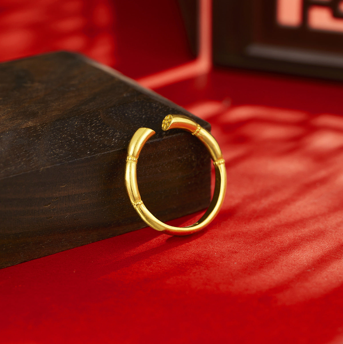 Damen eleganter und zeitgenössischer Ring im Bambusdesign Shop Nory