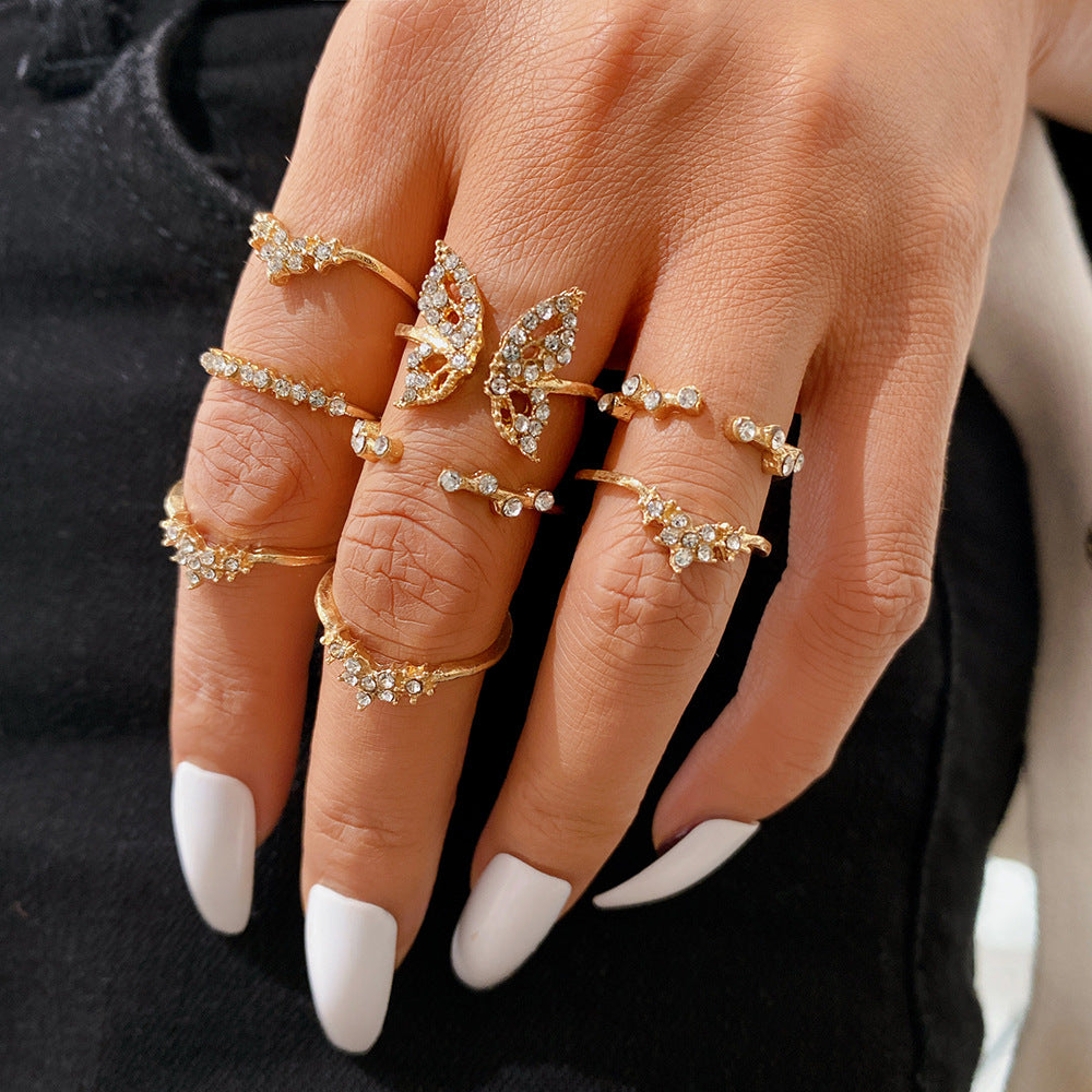 Damen Ring-Set mit funkelnden Kristallen und kunstvollen Designs Shop Nory