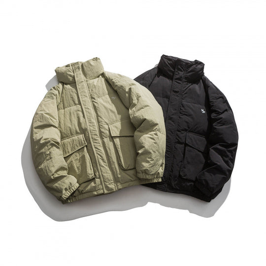 Unisex Oversize wattierte Steppjacke mit hohem Stehkragen, großen Pattentaschen und Crinkle-Effekt Shop Nory