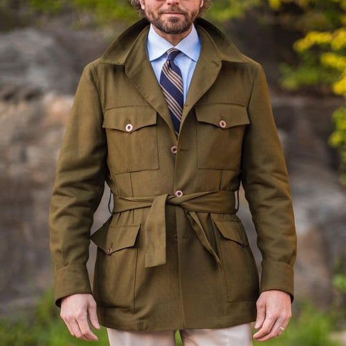 Herren Taillierte Feldjacke mit Bindegürtel, Pattentaschen und Kentkragen Shop Nory