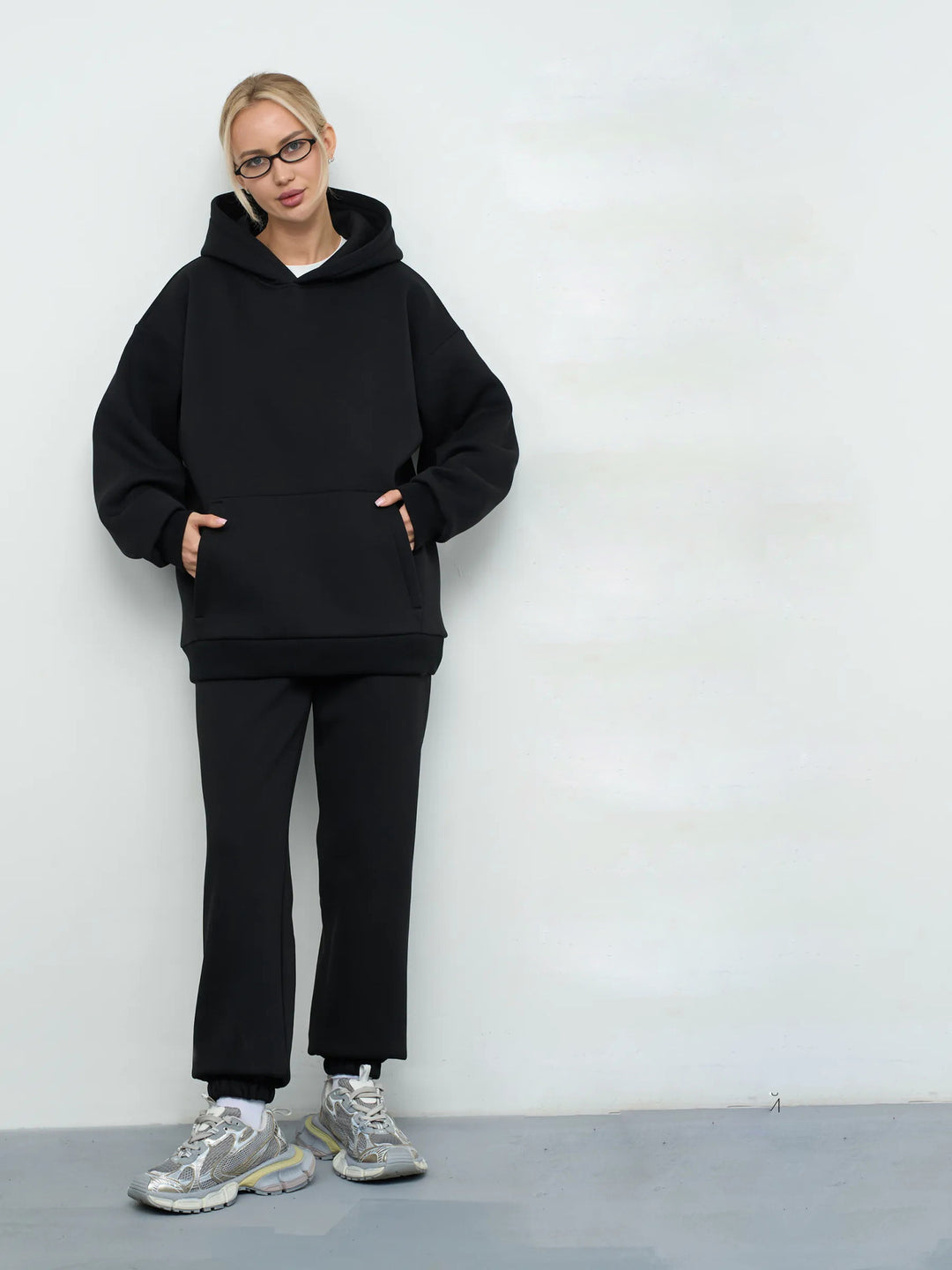 Damen lässiges Kapuzen-Sweatset aus schwerer Baumwollfleece mit Kängurutasche und gerader Jogginghose Shop Nory