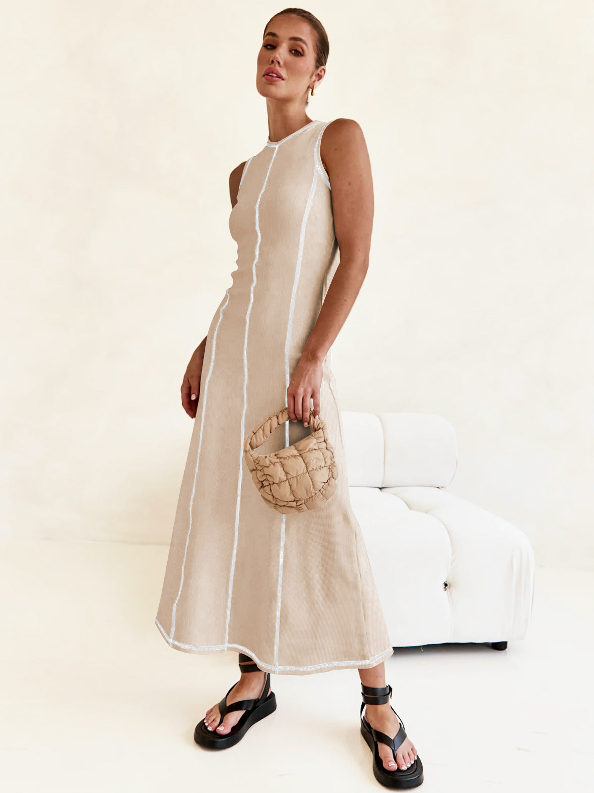 Damen Elegantes Maxikleid mit subtilen Nähdetails