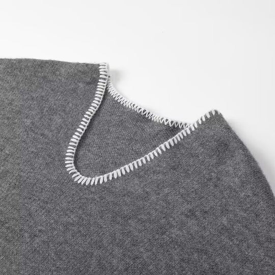 Damen Kurzer V-Ausschnitt Pullover mit Ziernähten und aufgesetzten Taschen Shop Nory