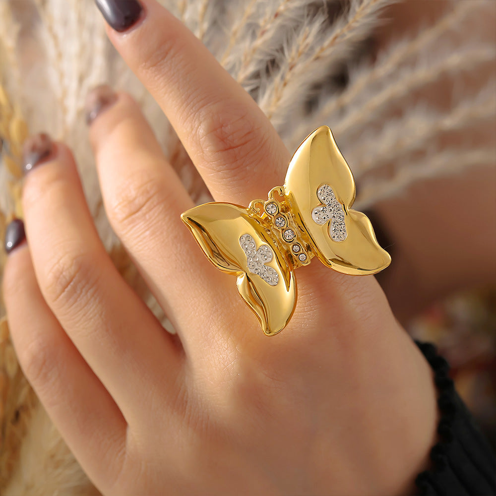 Damenring mit Schmetterlingsdesign und funkelnden Zirkonia Shop Nory