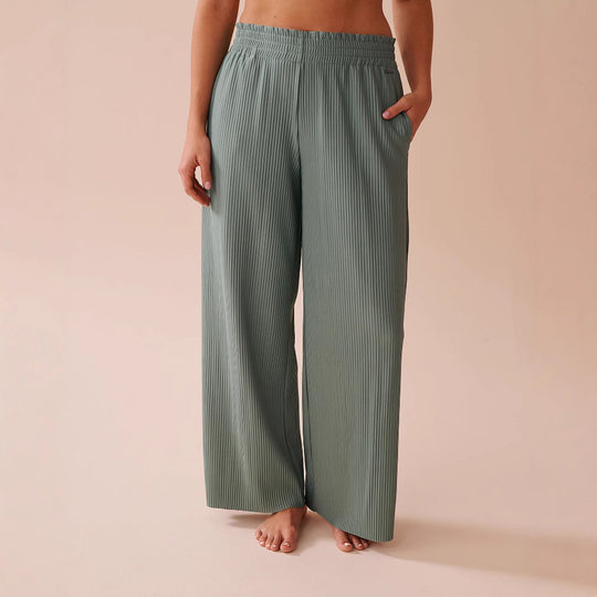 Damen Weite Plissee‑Loungehose mit elastischem Smokbund, Seitentaschen und fließender Palazzo‑Silhouette Shop Nory
