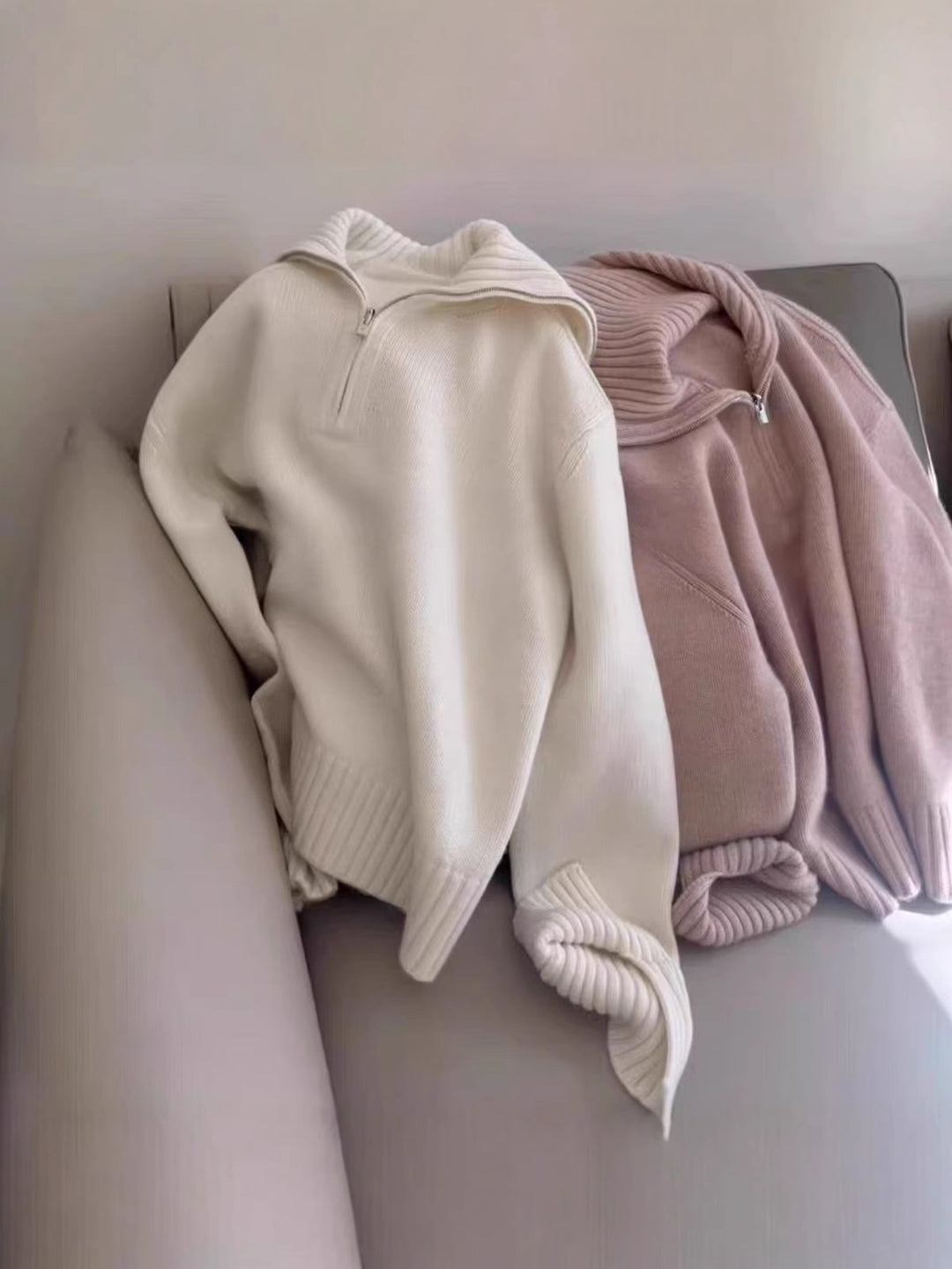 Damen Oversize Feinstrickpullover mit halbem Reißverschluss und weitem Rollkragen Shop Nory