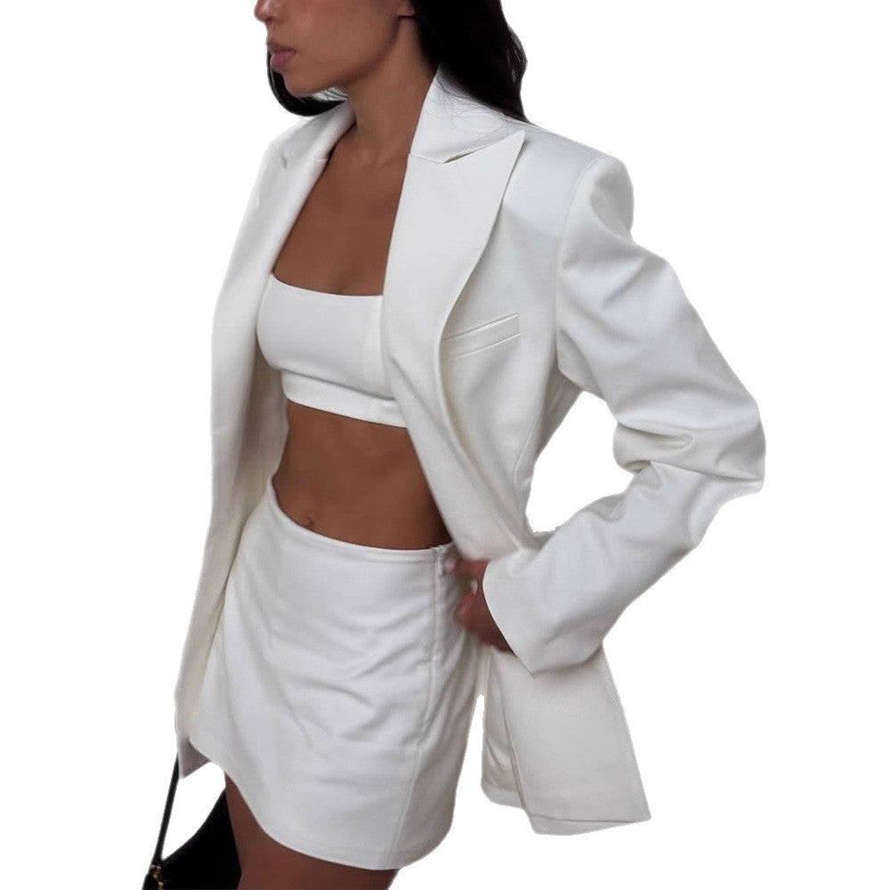 Damen Taillierter Blazermantel mit skulpturaler Schulterpartie und verlängerter Cropped‑Silhouette Shop Nory